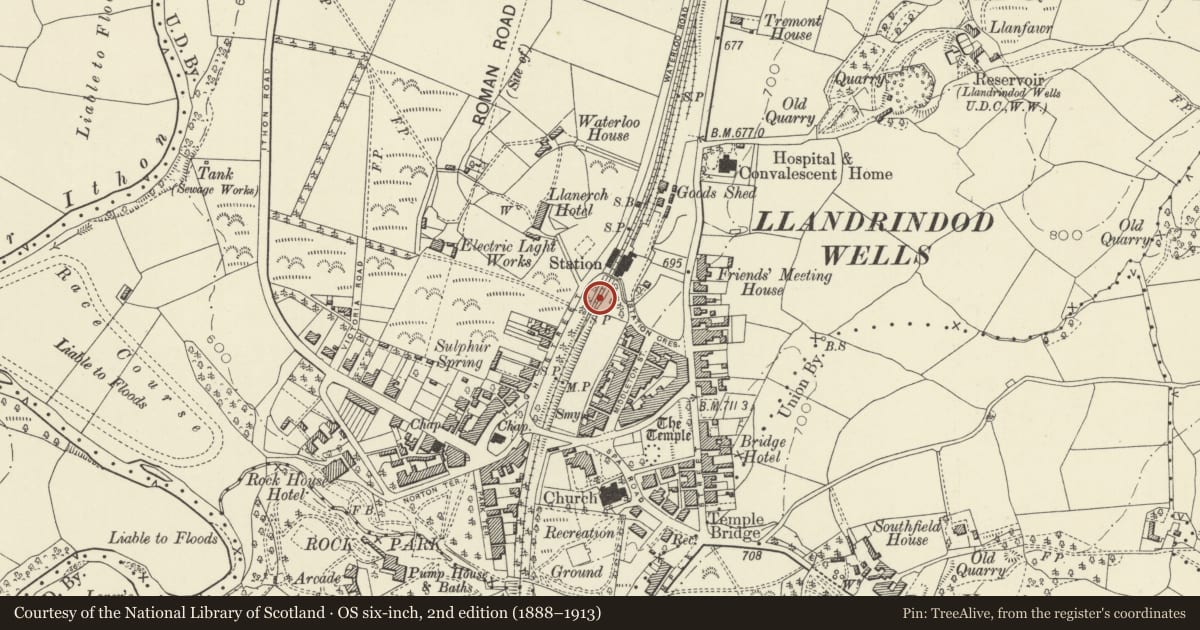 Ordnance Survey six-inch map, 2nd edition (1888–1913) covering the location of Llandrindod Wells Signal-Box, Powys, with a pin at the register's coordinates