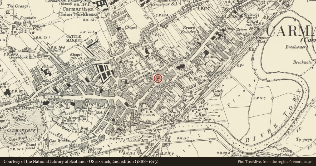 Ordnance Survey six-inch map, 2nd edition (1888–1913) covering the location of Lloyds Bank, Carmarthen, Carmarthenshire, with a pin at the register's coordinates