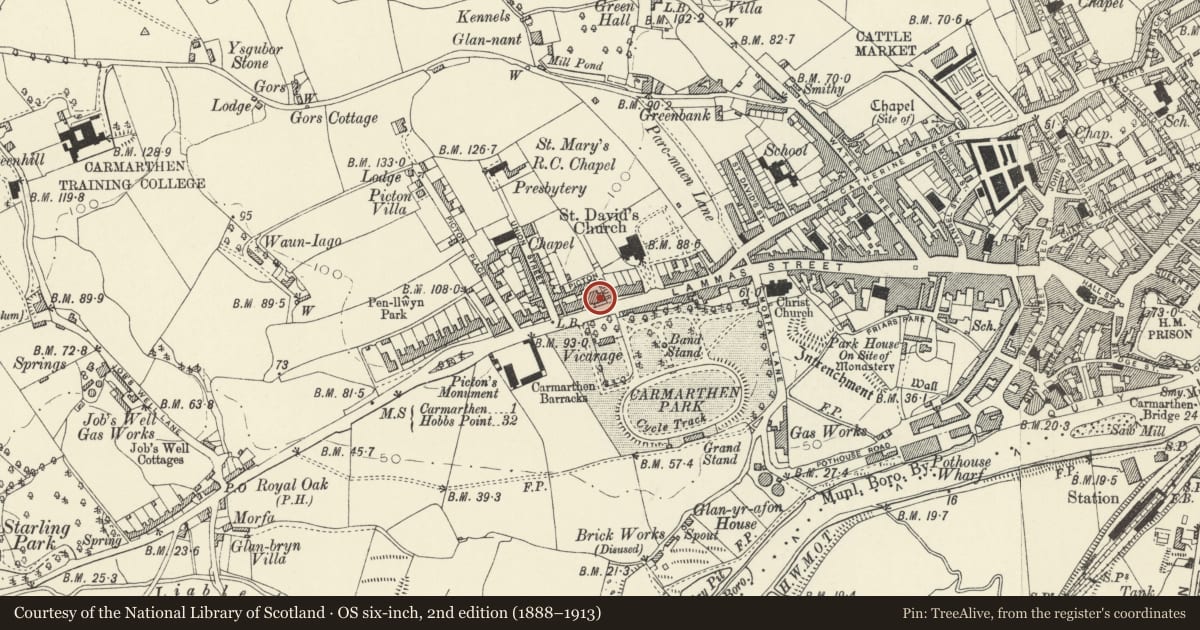 Ordnance Survey six-inch map, 2nd edition (1888–1913) covering the location of Ty Clyd, including front railings and gates, Carmarthen, Carmarthenshire, with a pin at the register's coordinates