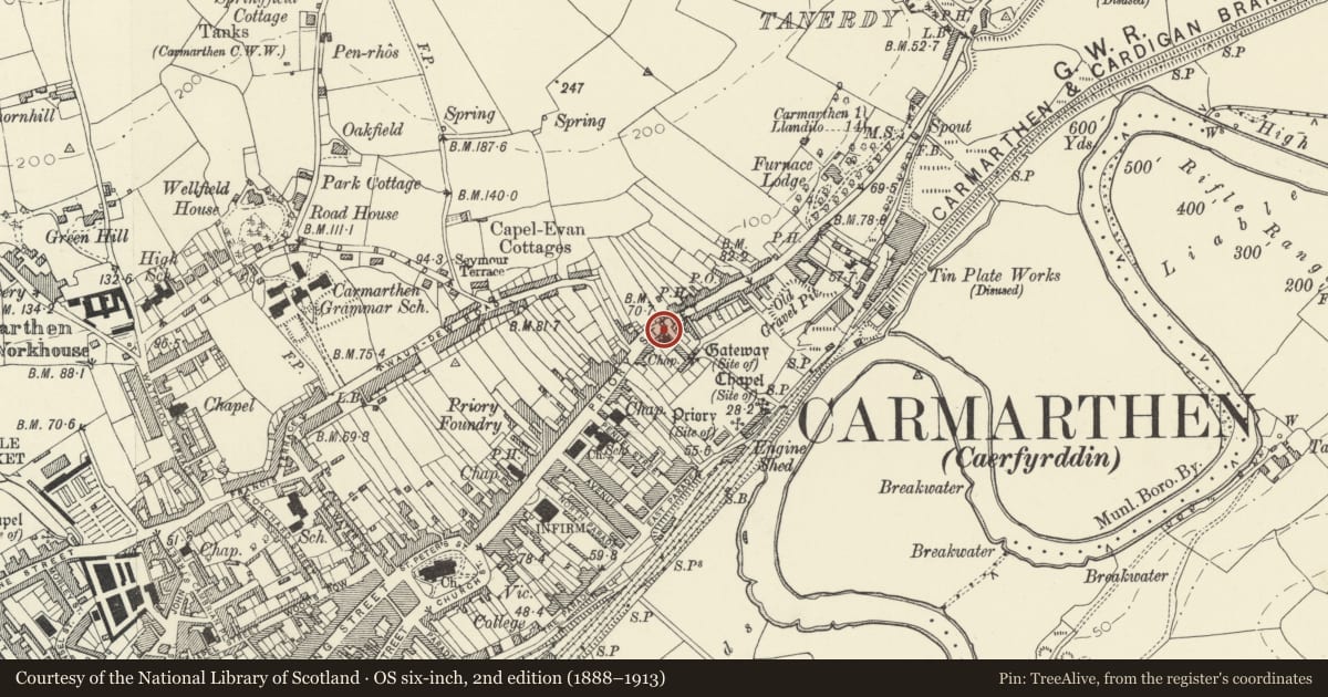 Ordnance Survey six-inch map, 2nd edition (1888–1913) covering the location of Forecourt rails, gates and piers to Capel Y Priordy, Carmarthen, Carmarthenshire, with a pin at the register's coordinates
