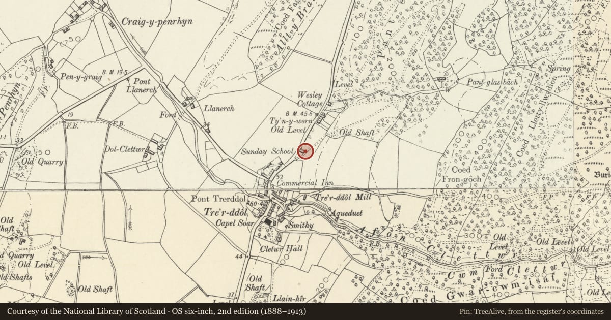 Ordnance Survey six-inch map, 2nd edition (1888–1913) covering the location of Yr Hen Gapel, retaining wall and gates, Llangynfelyn, Ceredigion, with a pin at the register's coordinates