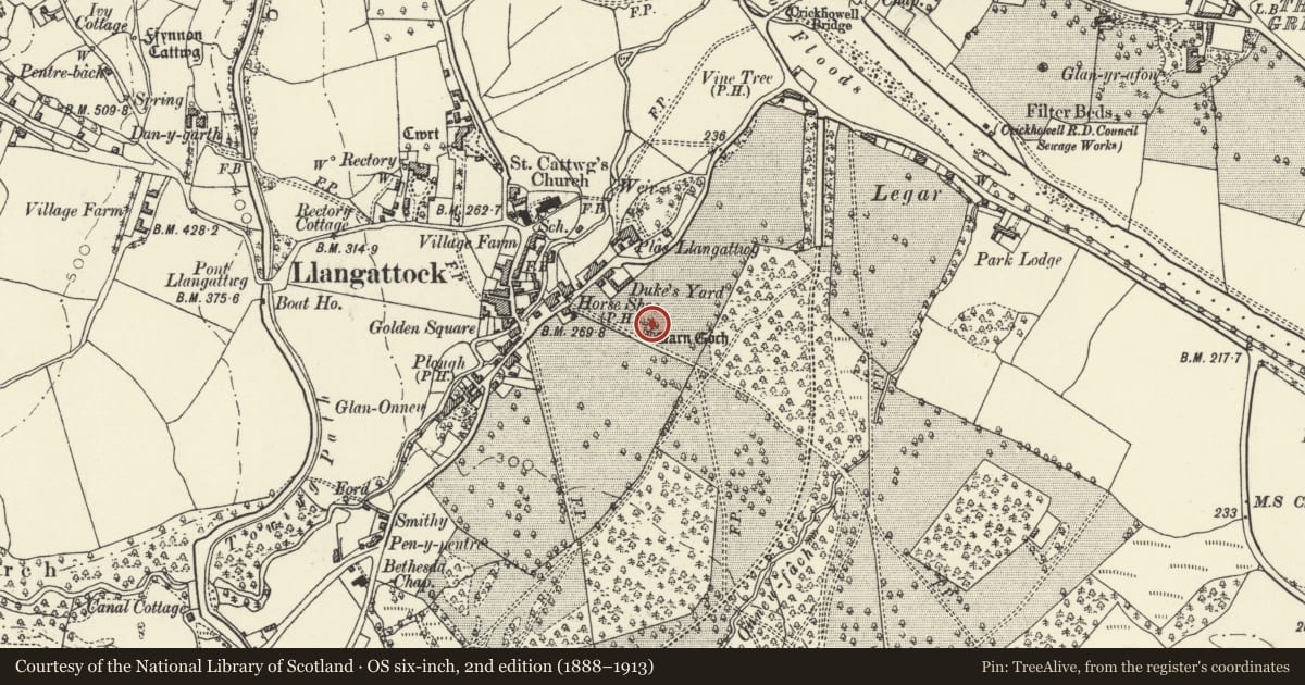 Ordnance Survey six-inch map, 2nd edition (1888–1913) covering the location of Garn Coch, Llangattock, Powys, with a pin at the register's coordinates