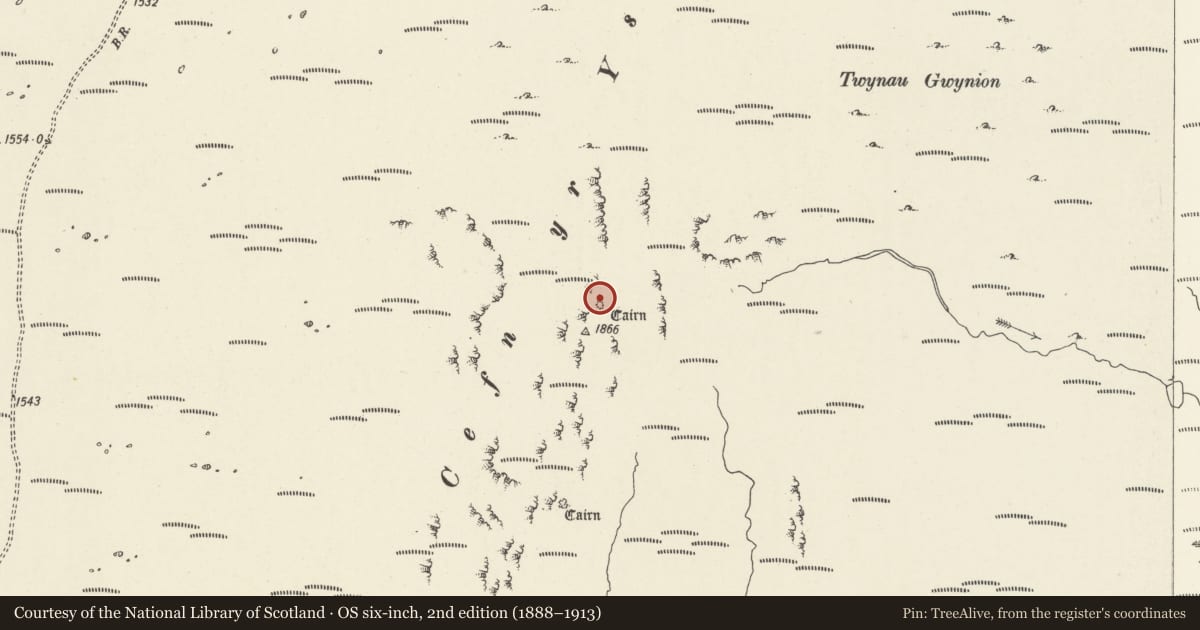 Ordnance Survey six-inch map, 2nd edition (1888–1913) covering the location of Waun y Gwair Cairn, Llangynidr, Powys, with a pin at the register's coordinates