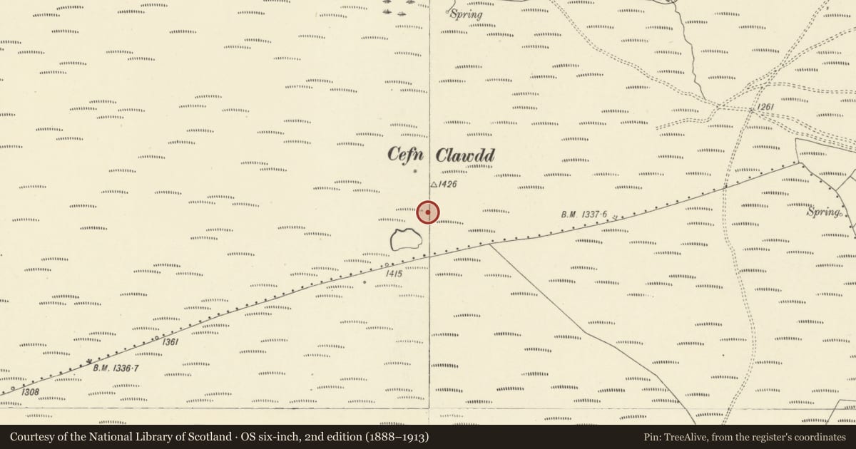Ordnance Survey six-inch map, 2nd edition (1888–1913) covering the location of Cefn Clawdd Cairn (East), Erwood, Powys, with a pin at the register's coordinates
