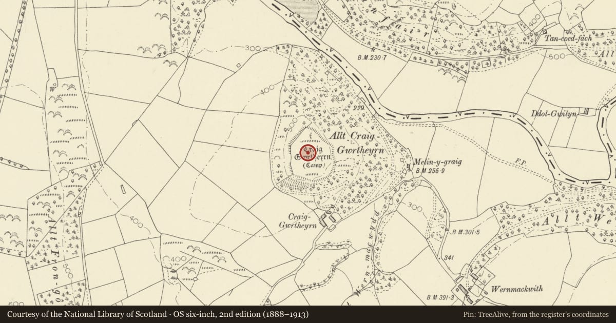 Ordnance Survey six-inch map, 2nd edition (1888–1913) covering the location of Craig-Gwrtheyrn, Llanfihangel-ar-Arth, Carmarthenshire, with a pin at the register's coordinates