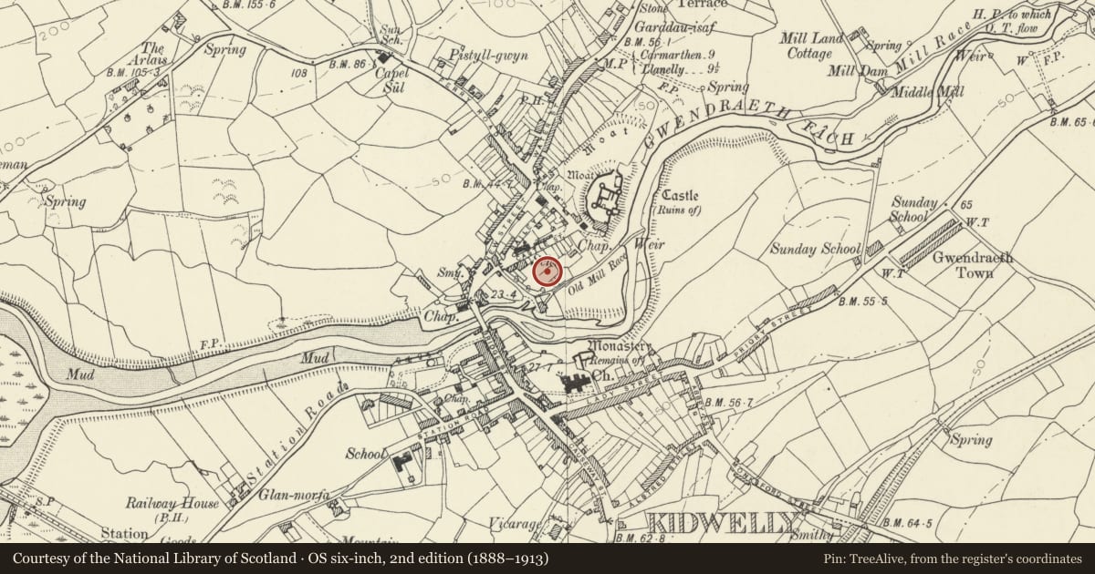 Ordnance Survey six-inch map, 2nd edition (1888–1913) covering the location of Kidwelly Town Gate & Defences, Carmarthenshire, with a pin at the register's coordinates