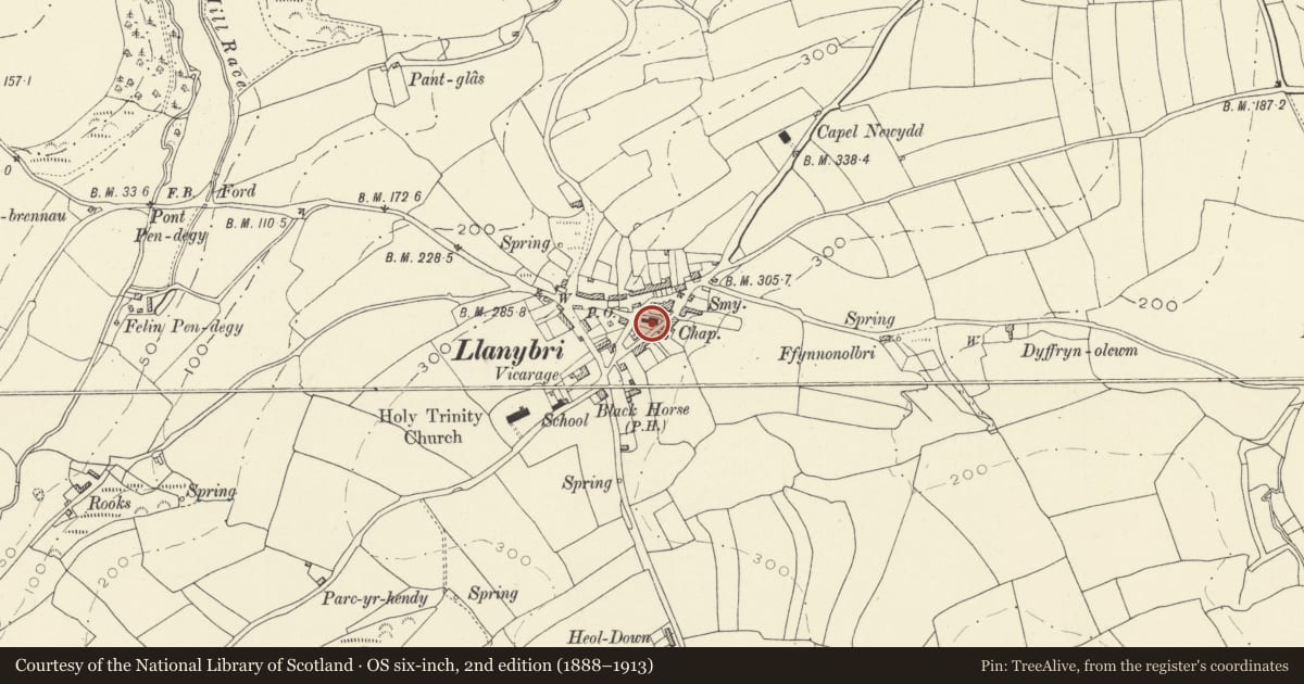 Ordnance Survey six-inch map, 2nd edition (1888–1913) covering the location of Yr Hen Gapel, Llanybri, Llansteffan, Carmarthenshire, with a pin at the register's coordinates