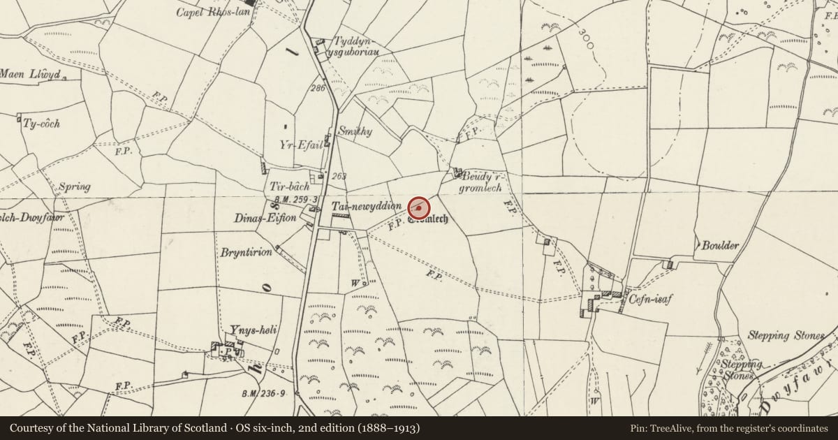 Ordnance Survey six-inch map, 2nd edition (1888–1913) covering the location of Cefn-Isaf Burial Chamber, Llanystumdwy, Gwynedd, with a pin at the register's coordinates