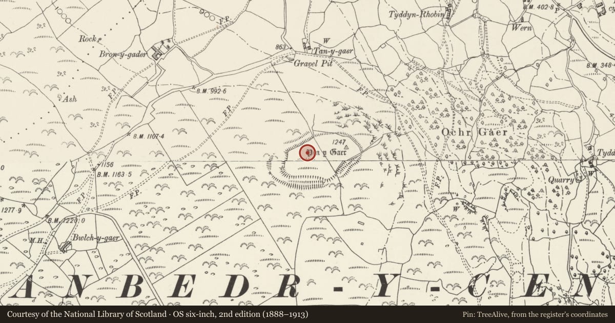 Ordnance Survey six-inch map, 2nd edition (1888–1913) covering the location of Pen y Gaer Camp, Caerhun, Conwy, with a pin at the register's coordinates