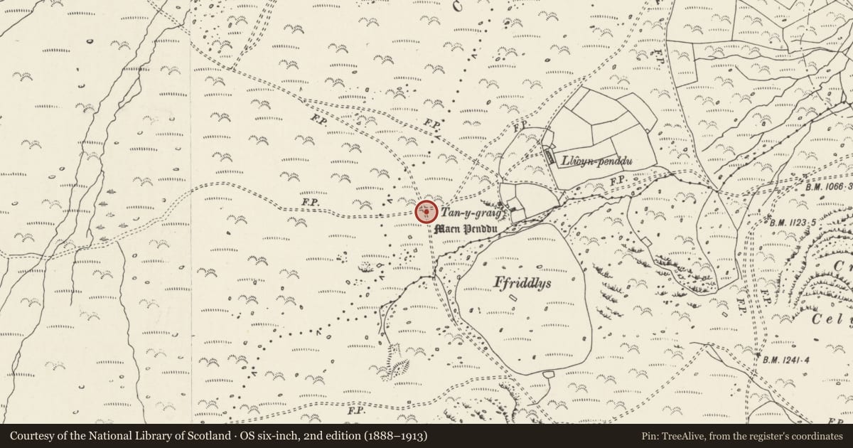Ordnance Survey six-inch map, 2nd edition (1888–1913) covering the location of Maen Penddu, Henryd, Conwy, with a pin at the register's coordinates