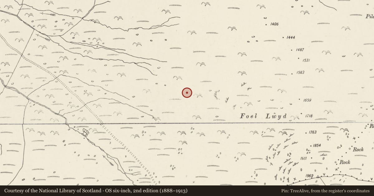 Ordnance Survey six-inch map, 2nd edition (1888–1913) covering the location of Round Cairn, Llanfairfechan, Conwy, with a pin at the register's coordinates