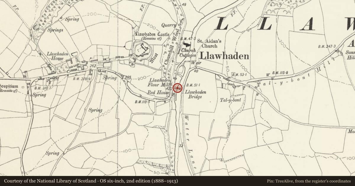 Ordnance Survey six-inch map, 2nd edition (1888–1913) covering the location of Llawhaden Bridge, Pembrokeshire, with a pin at the register's coordinates